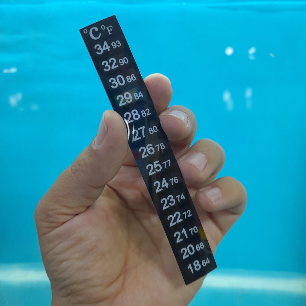 محل نصب دماسنج در آکواریوم کجاست؟